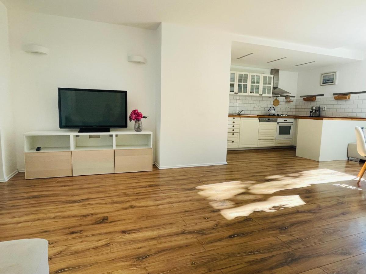 70M2 Romantic Living In The Old Town With Garden Bratysława Zewnętrze zdjęcie