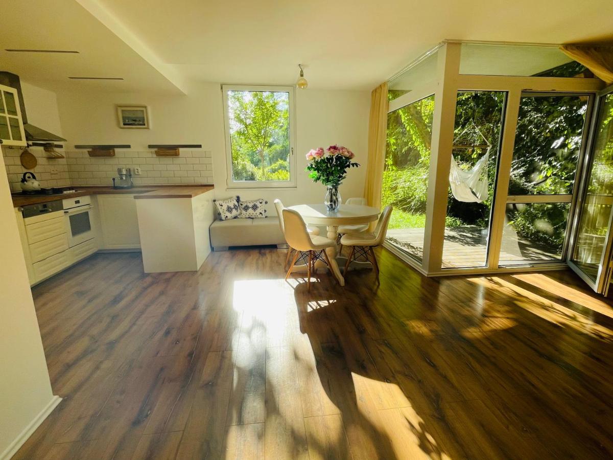 70M2 Romantic Living In The Old Town With Garden Bratysława Zewnętrze zdjęcie