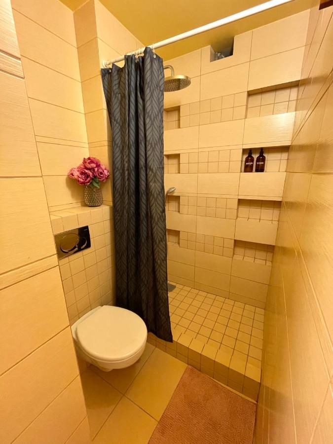 70M2 Romantic Living In The Old Town With Garden Bratysława Zewnętrze zdjęcie