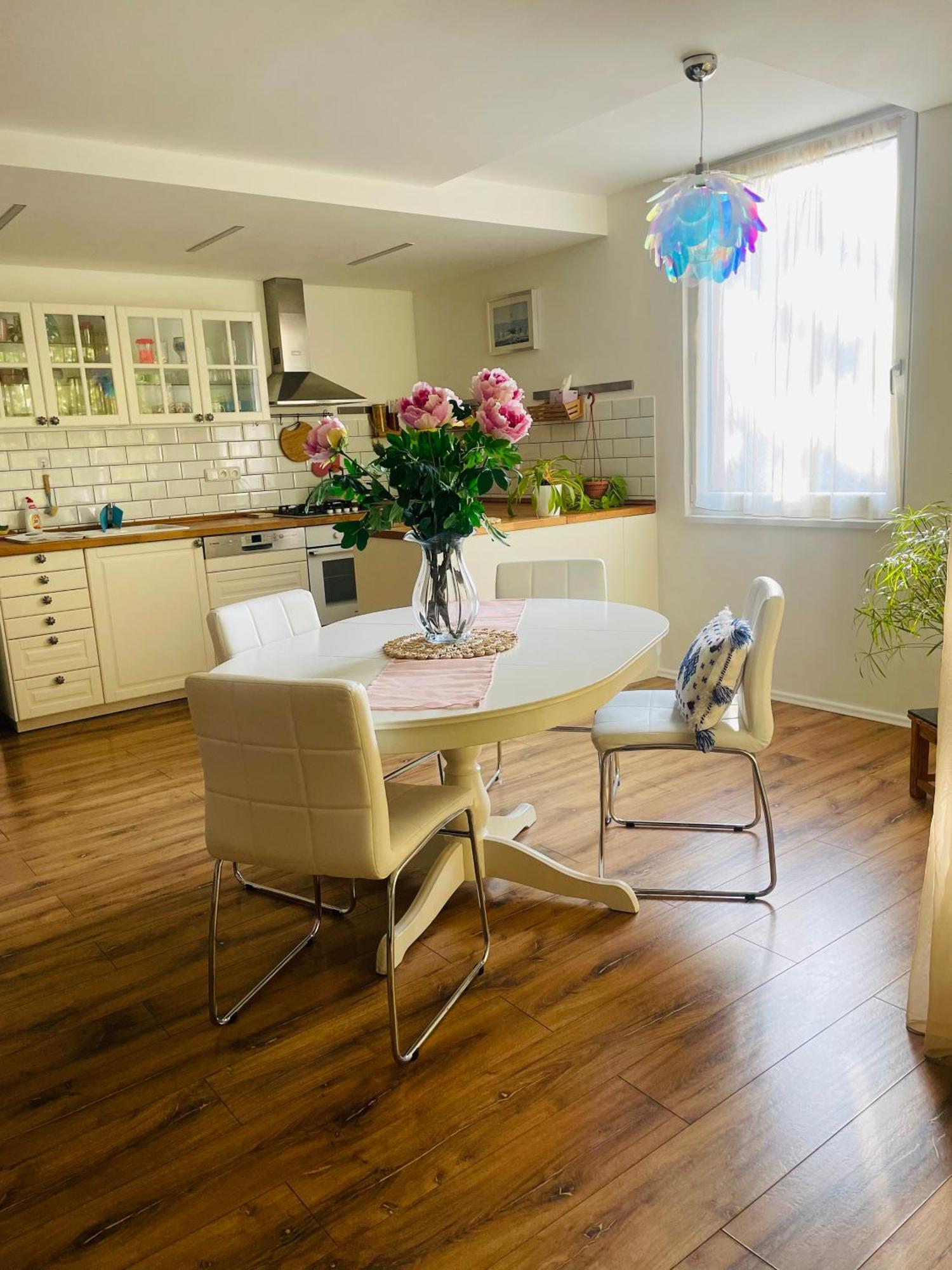 70M2 Romantic Living In The Old Town With Garden Bratysława Zewnętrze zdjęcie